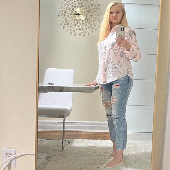 Blouse for women. Size M. DKNY. - Picture 2 of 6